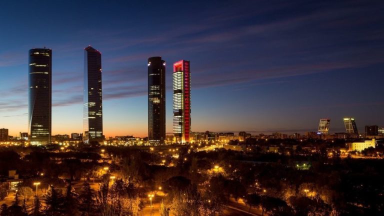 how far is madrid airport to city center