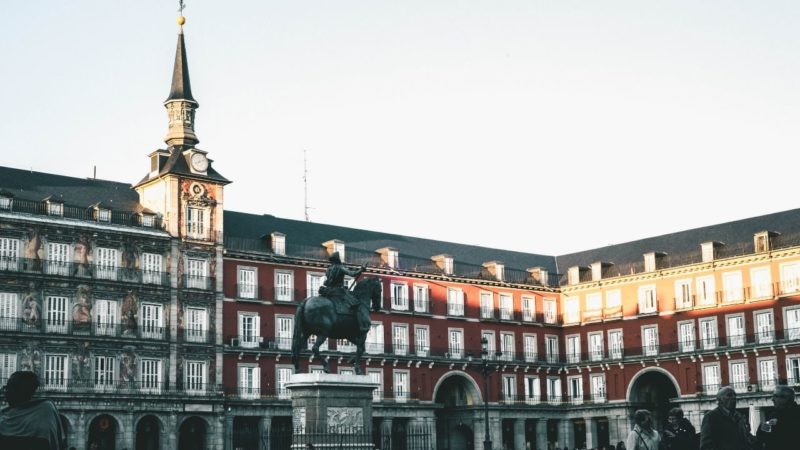 how to go from madrid airport to city center